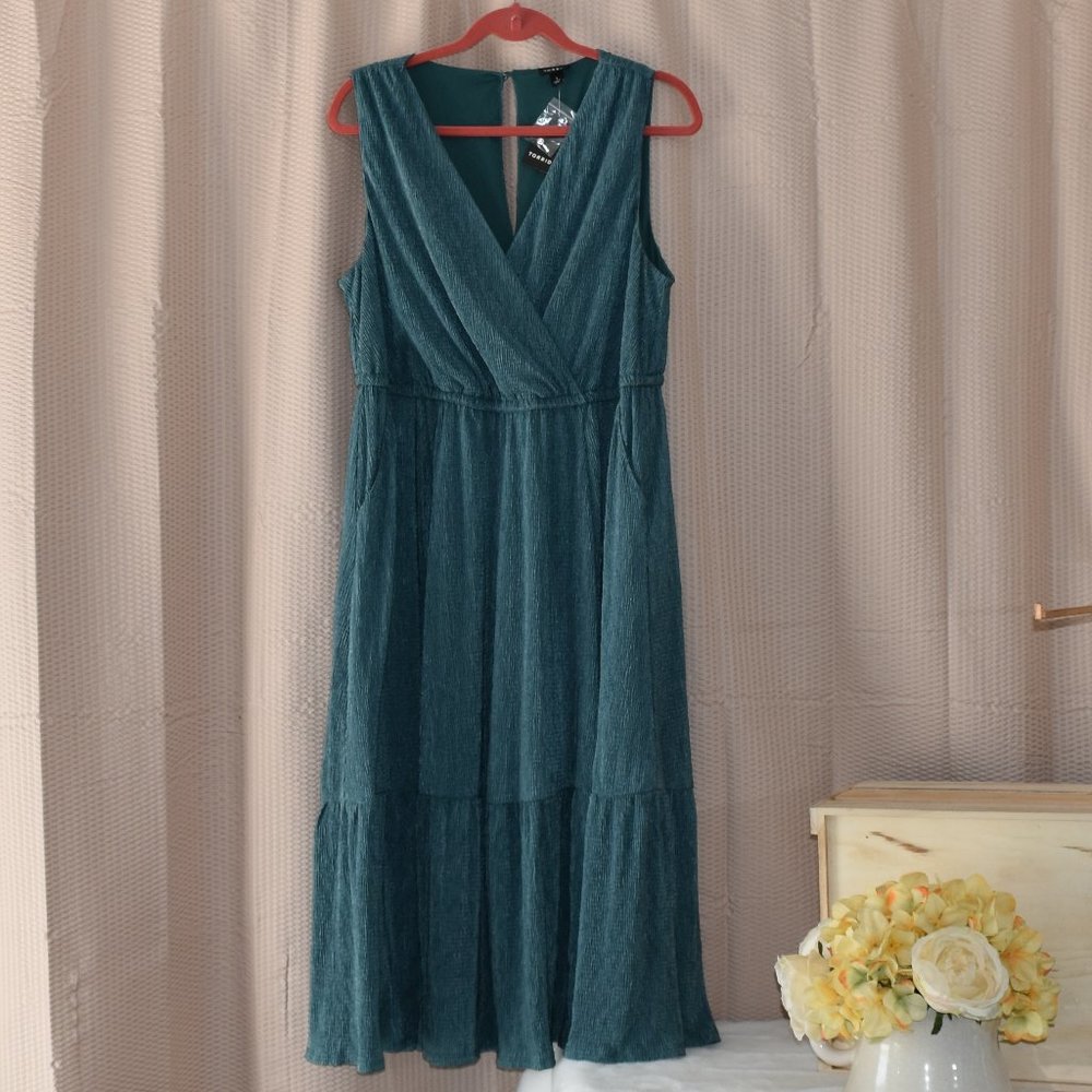 NWT Pine Green Crinkle Knit Surplice Midi Skater Dress 1